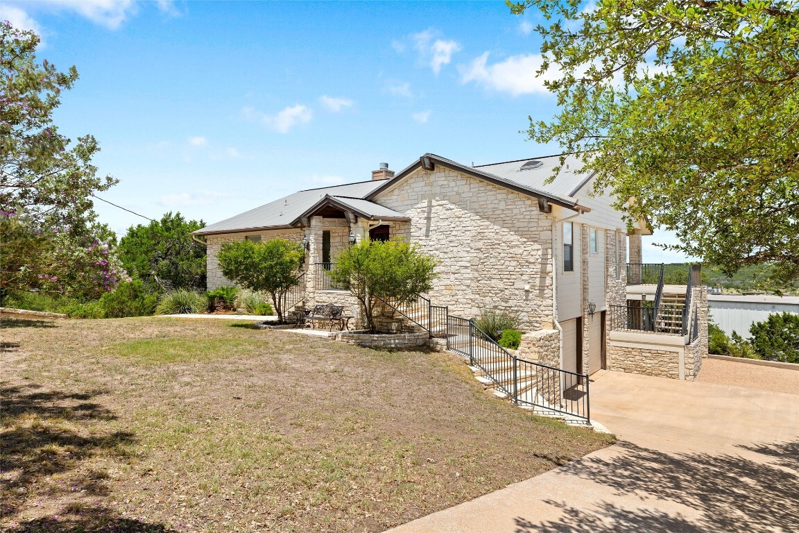 Property Photo: 21514 Mount View Drive TX 78645