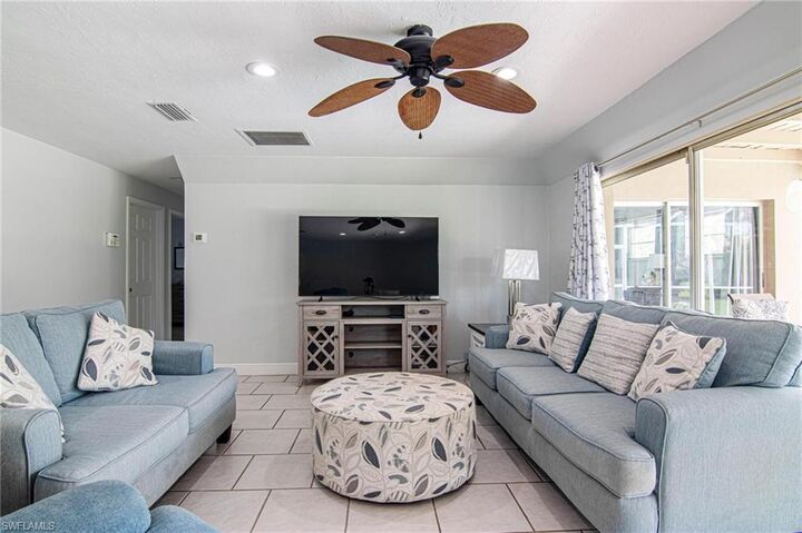 Property Photo:  256 SE 46th Ter  FL 33904 
