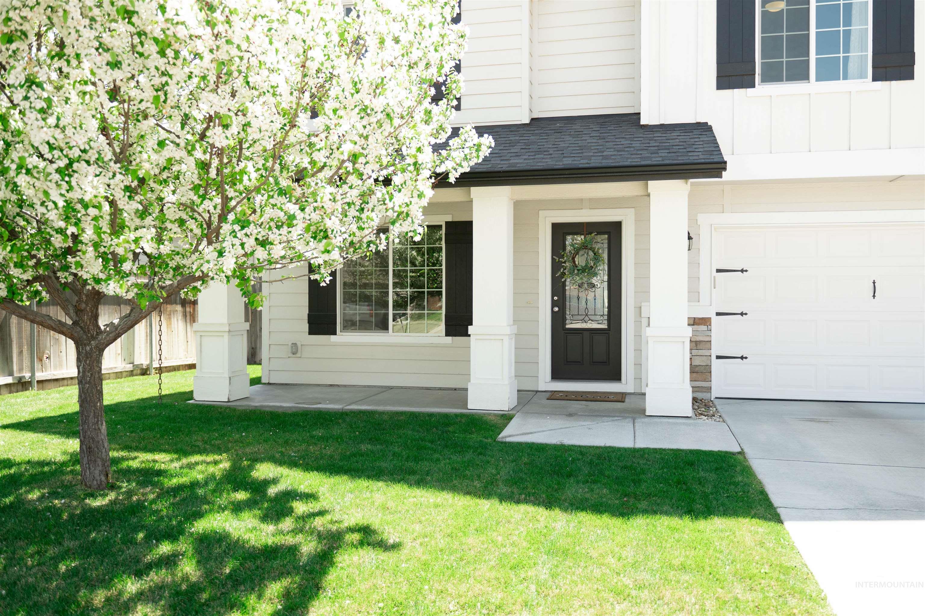 Property Photo:  1265 NE Dusty Court  ID 83647 