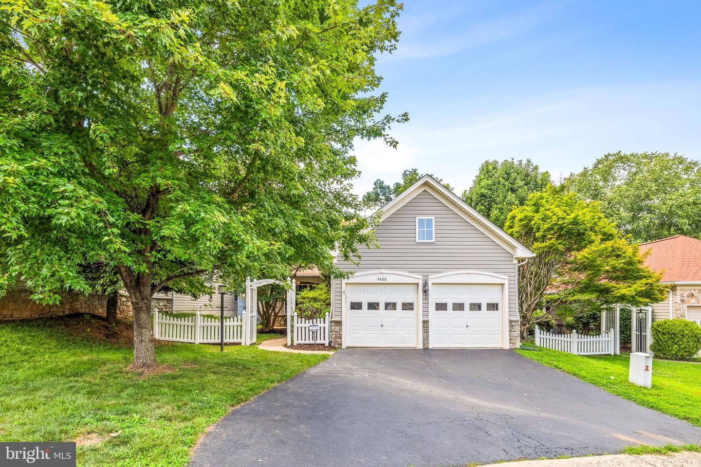 Property Photo: 9408 Rosebud Court VA 20111