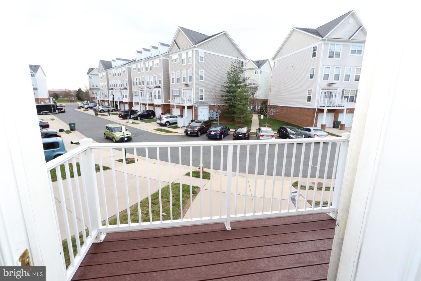 Property Photo: 13550 Davinci Lane 89 VA 20171