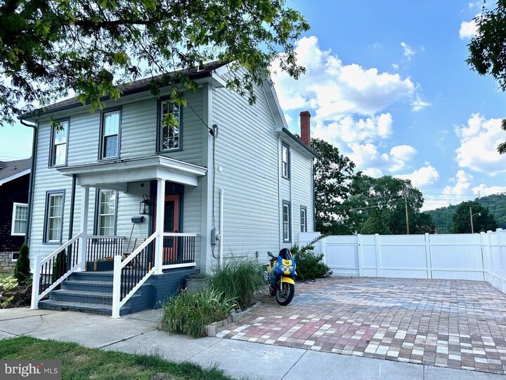 313 E John Street E  Bedford PA 15522 photo