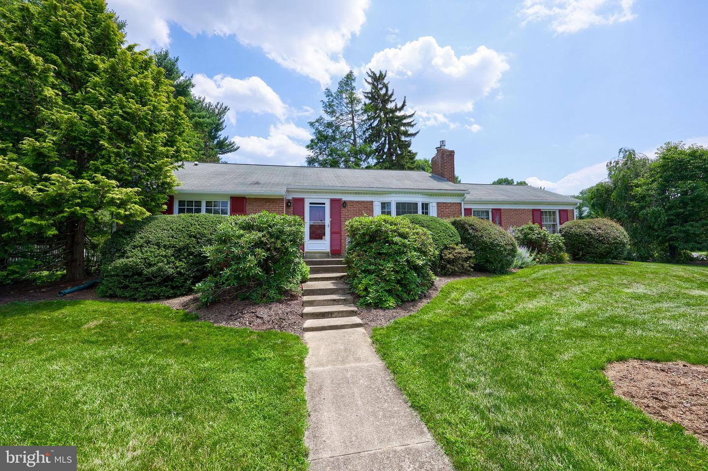 90 Overlook Avenue  Lancaster PA 17601 photo