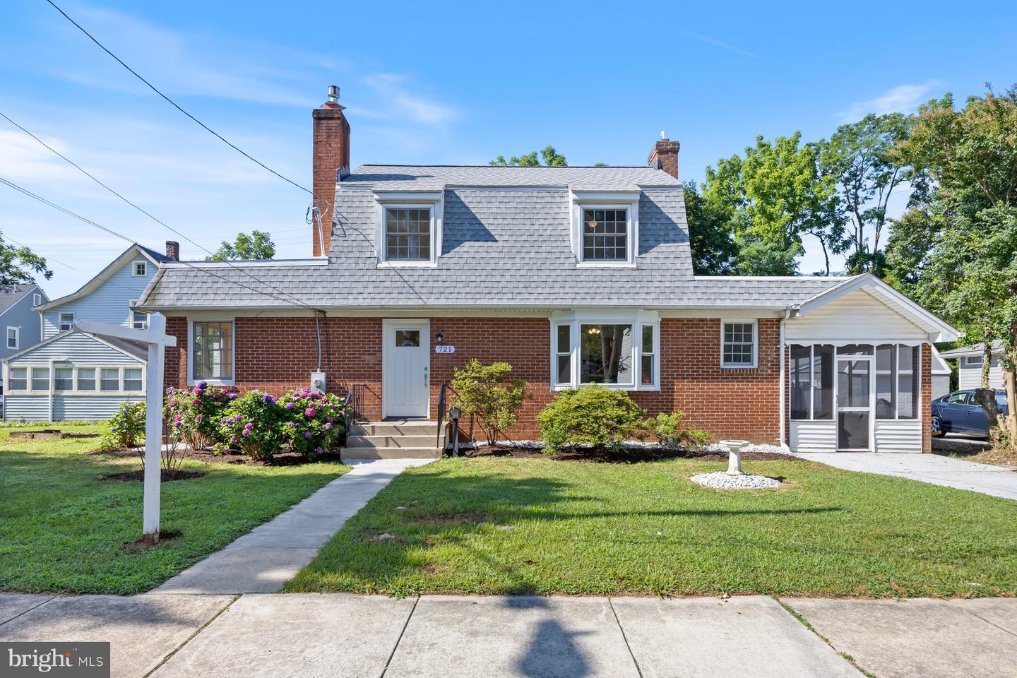 Property Photo: 721 Mapleton Road MD 20850