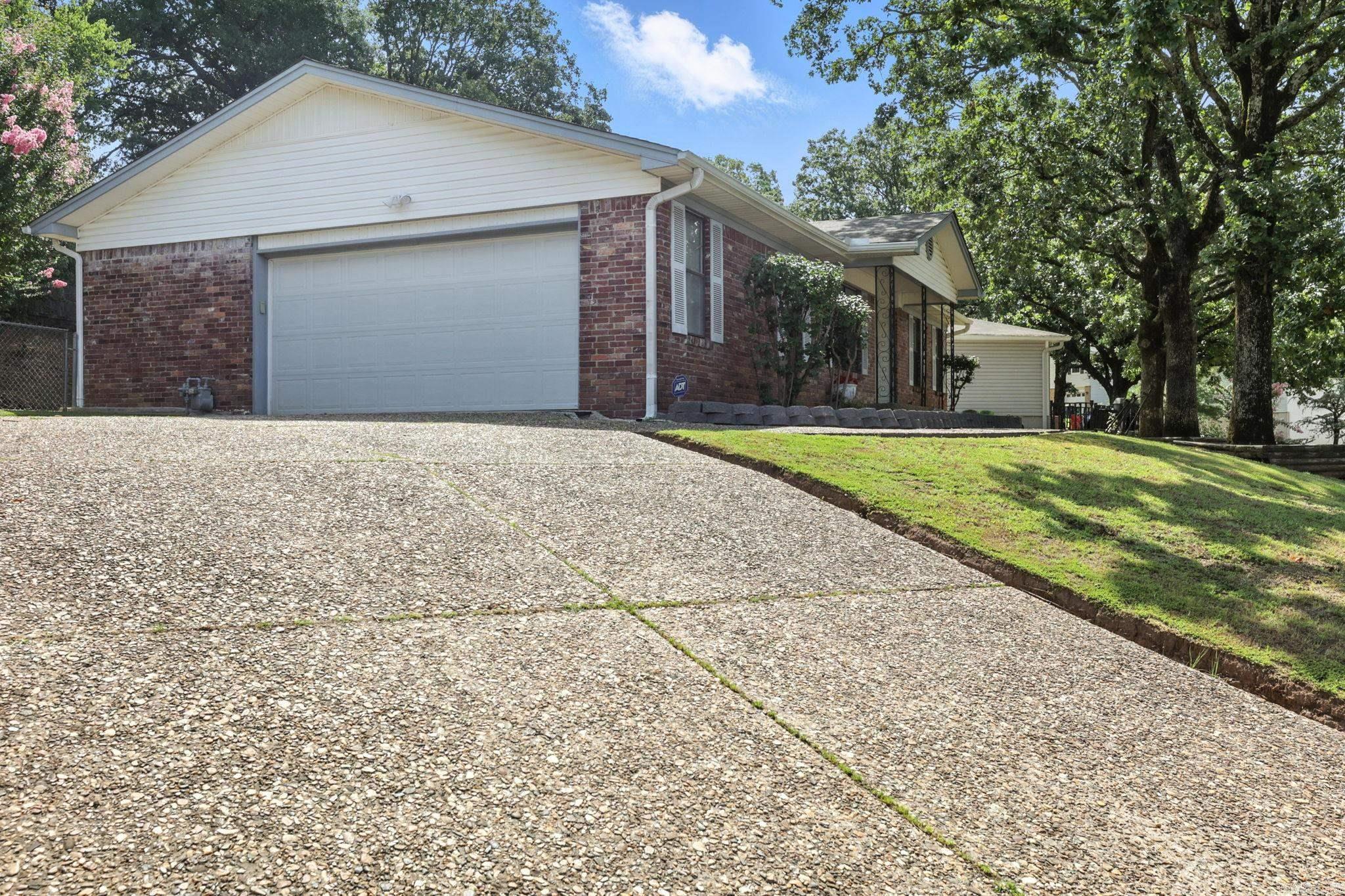 Property Photo:  205 Windhill Dr  AR 72118 
