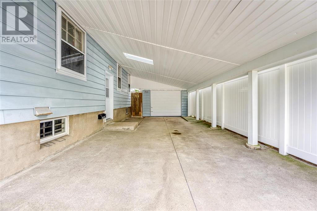 Property Photo: 711 Rosedale Avenue ON N7V 1Z8
