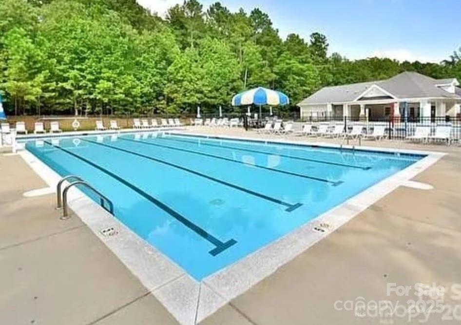 Property Photo: 2015 Savannah Hills Drive NC 28105
