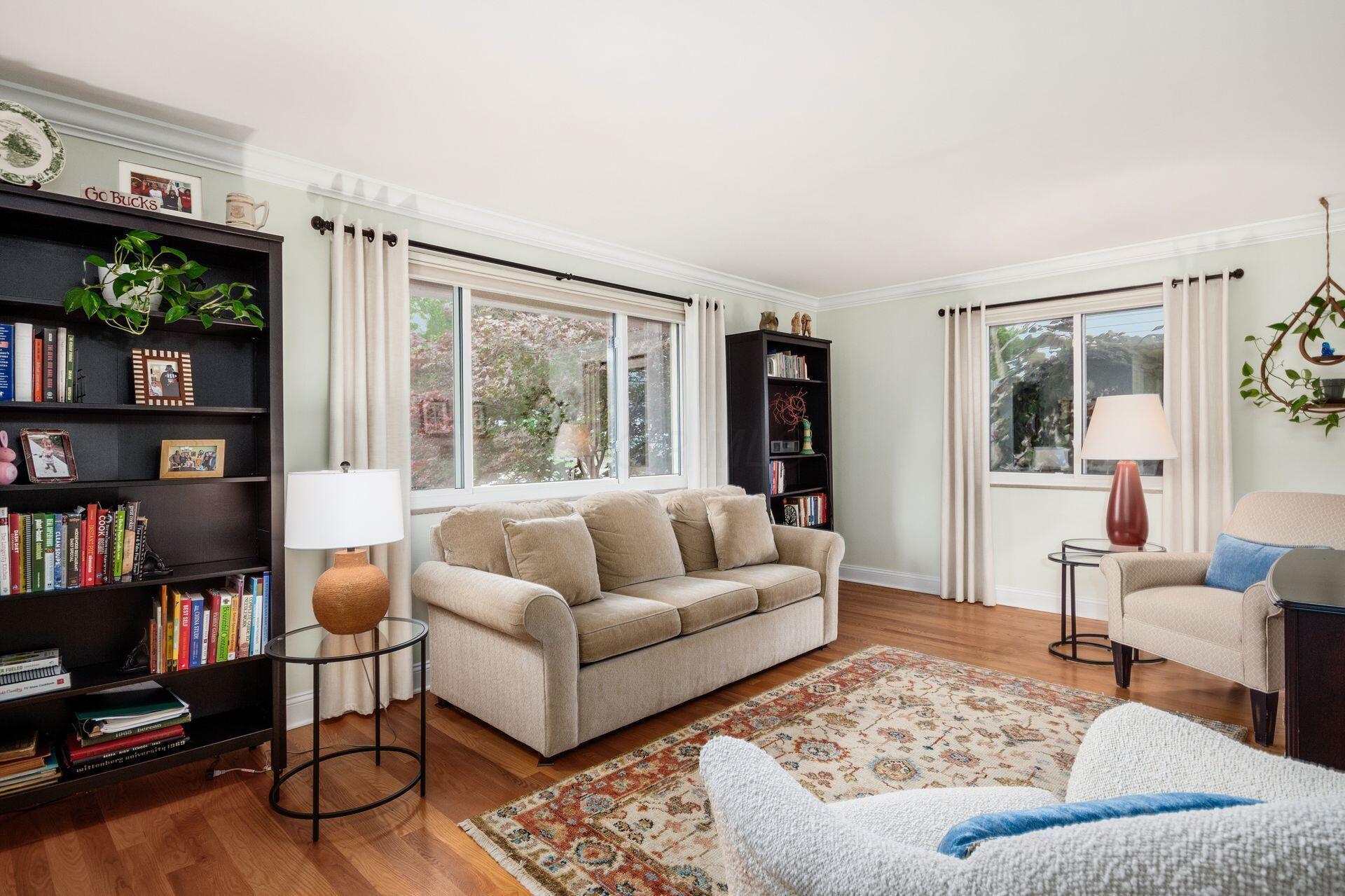 Property Photo: 2269 Cranford Road OH 43221