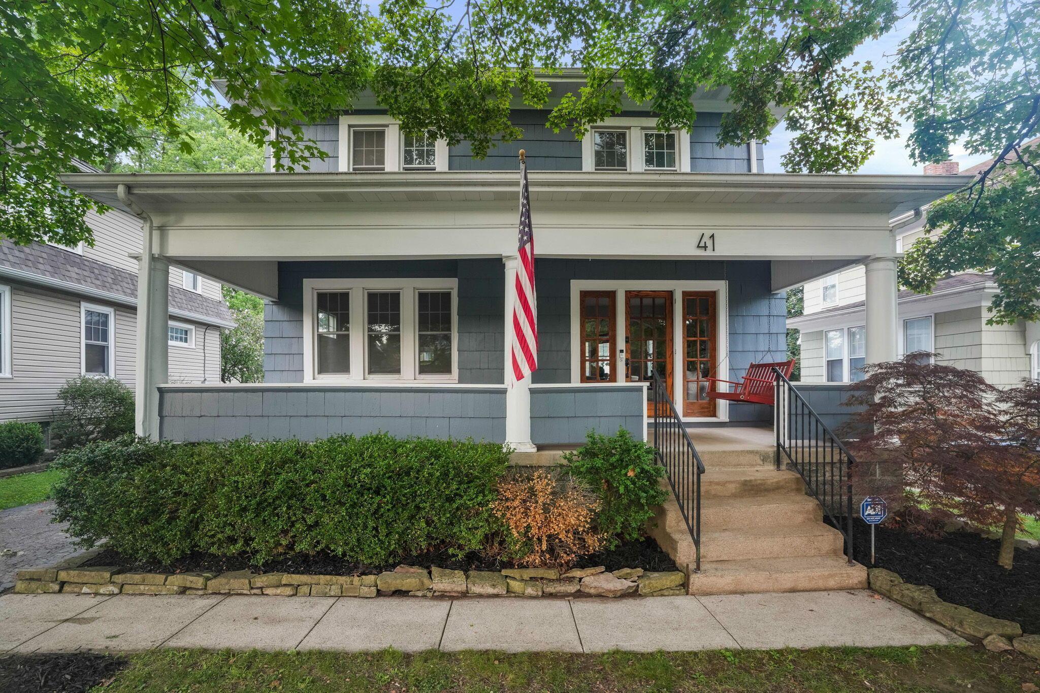 Property Photo: 41 Northmoor Place OH 43214