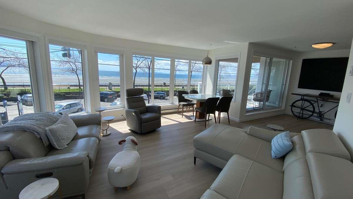 Property Photo: 1119 Vidal 206 BC V4B 3T4