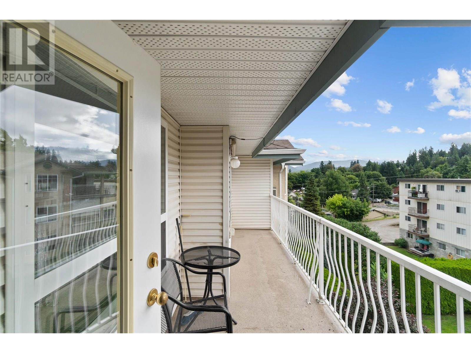 Photo de la propriété: 250 5 Street Southeast 313 BC V1E 1J8