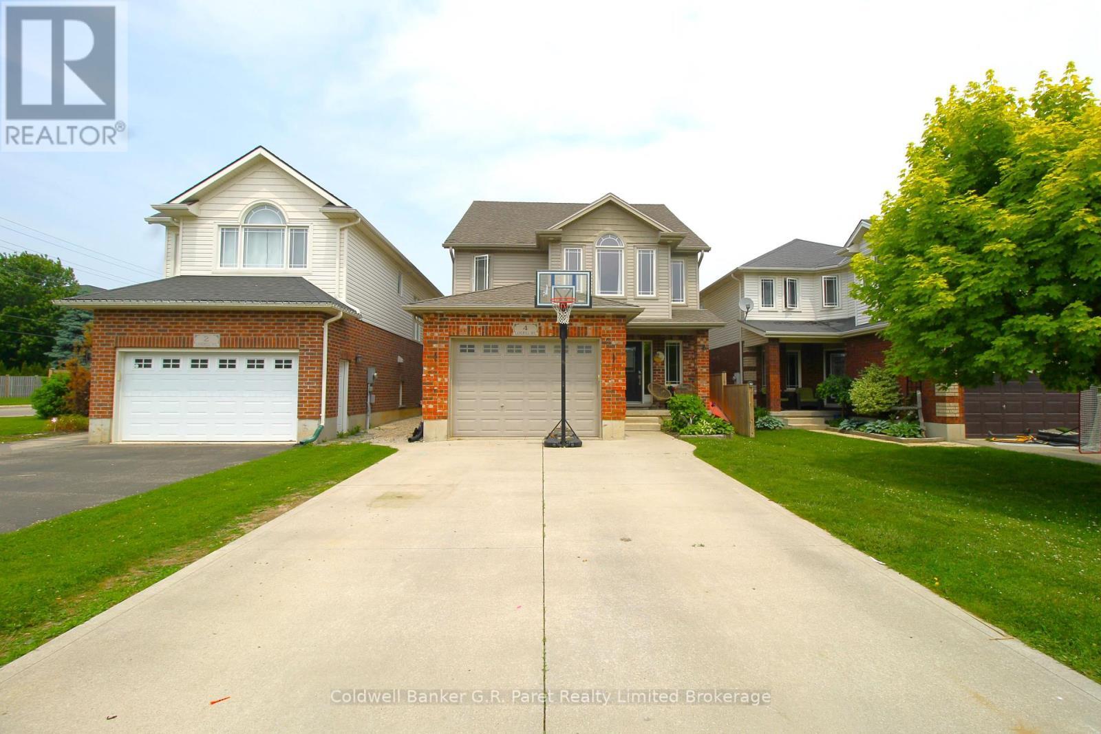 Property Photo:  4 Langrell Avenue  ON N4G 5X8 
