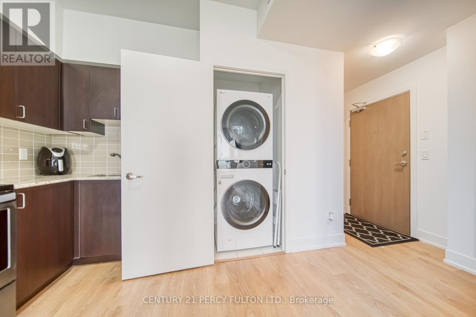 Property Photo:  1255 Bayly Street 2208  ON L1W 0B6 