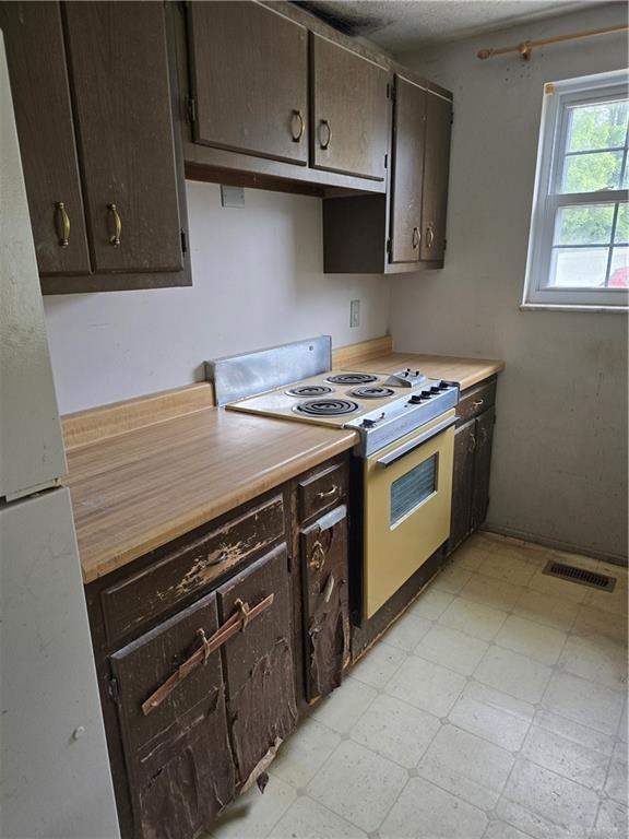 Property Photo: 4801 Creeknoll Court OH 45424