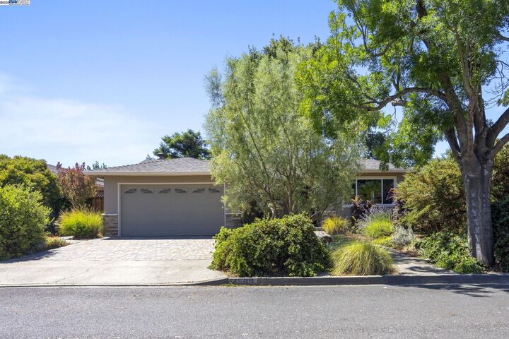 Property Photo: 4580 Theresa Ave CA 94538