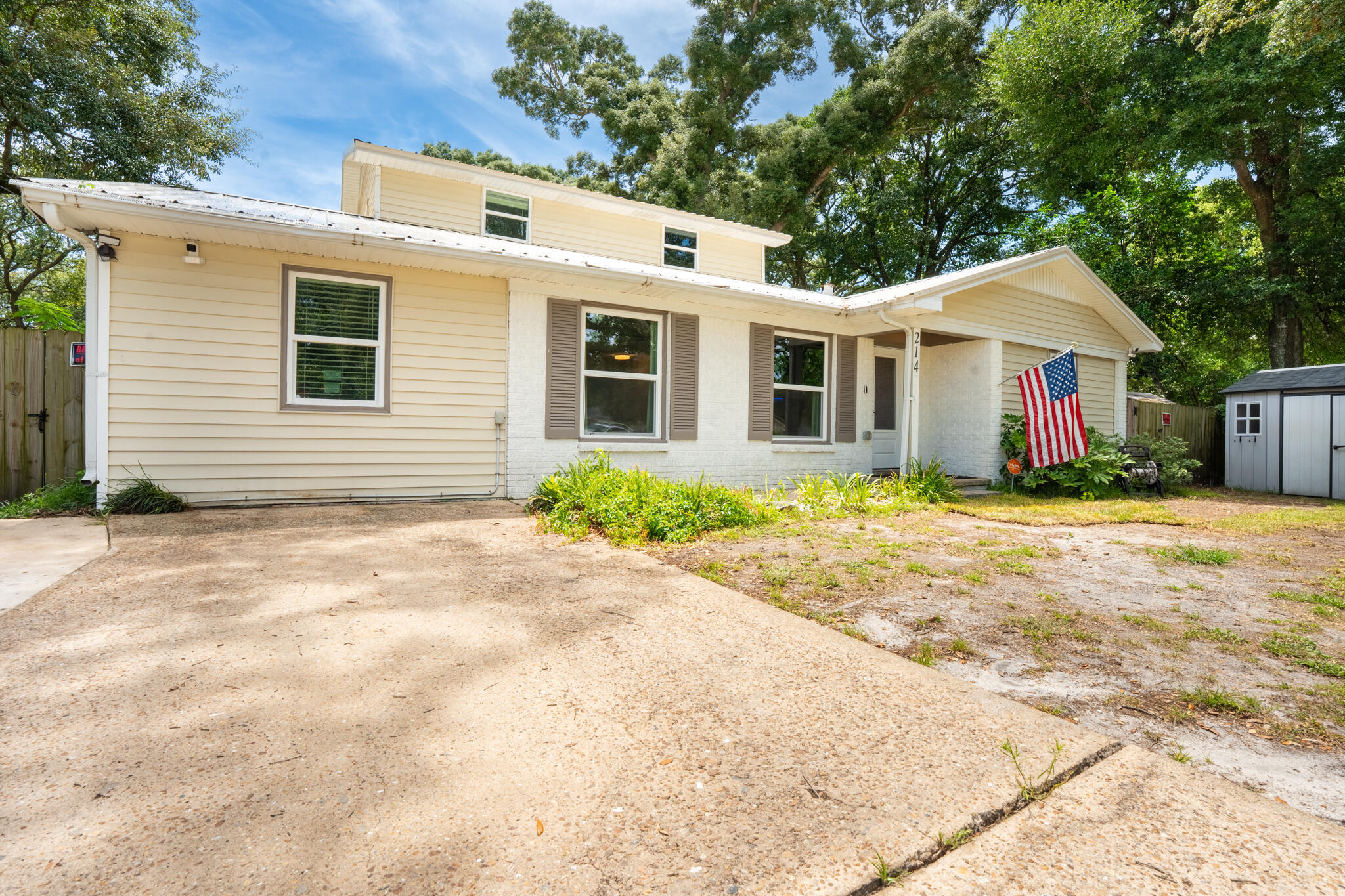 Property Photo: 214 NW Loizos Drive FL 32548