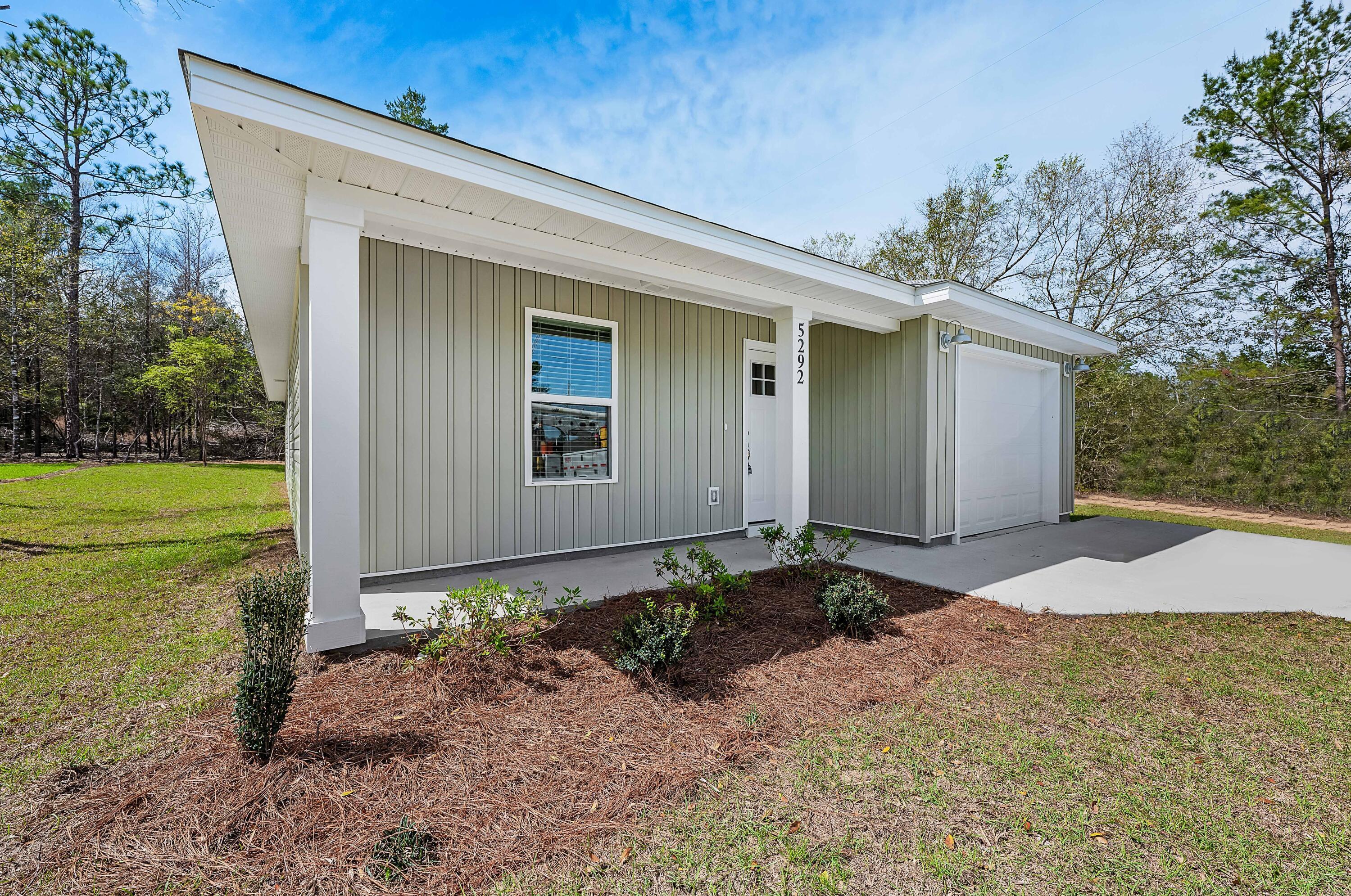 Property Photo: 5325 B Kervin Road FL 32539