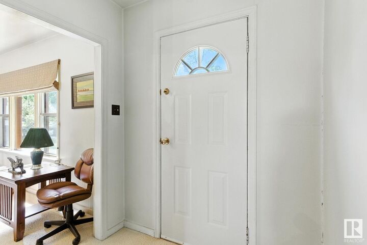 Property Photo:  11039 107 Street NW  AB T5H 2Z6 