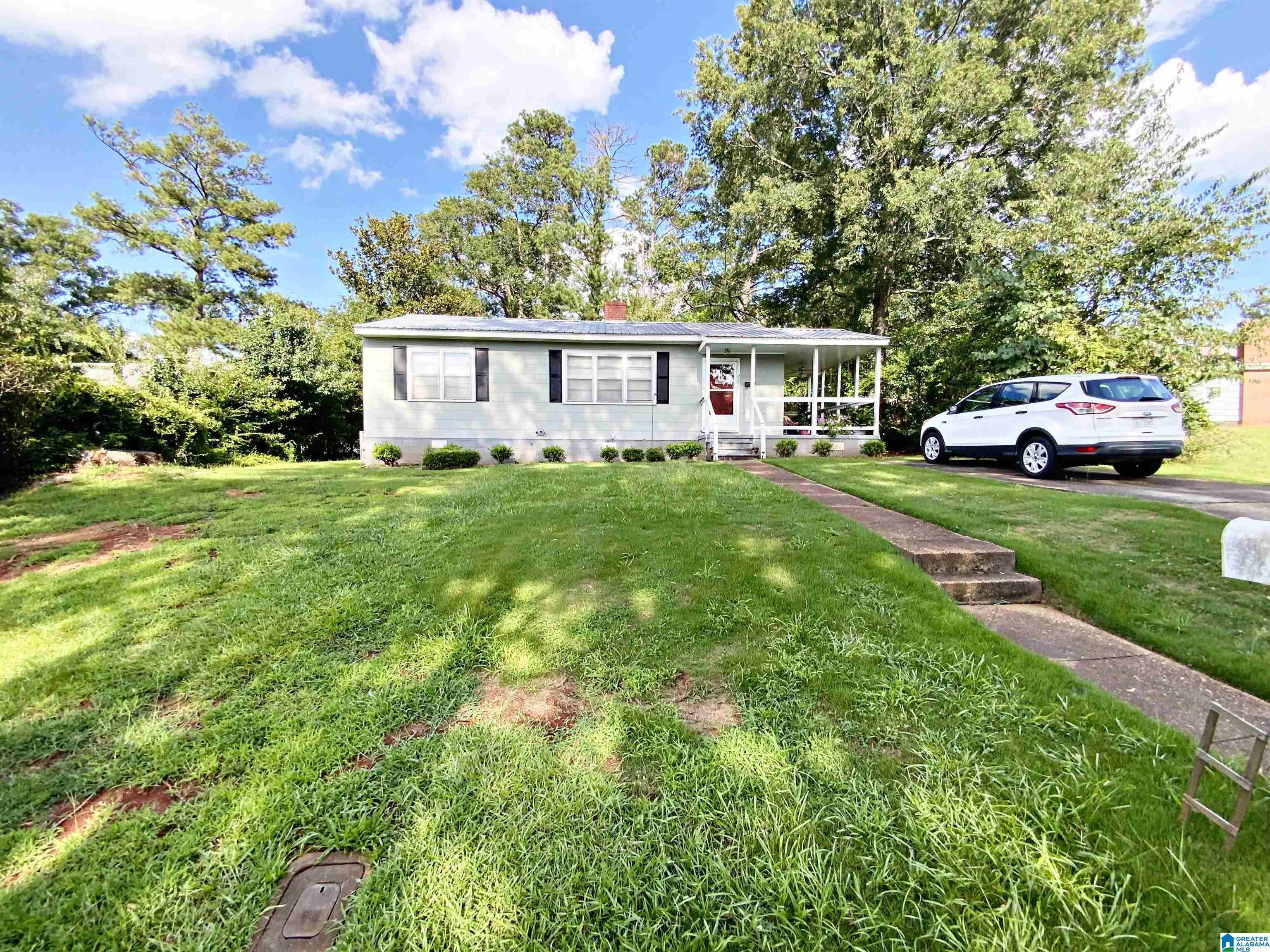 Property Photo:  724 Glenwood Road  AL 35160 