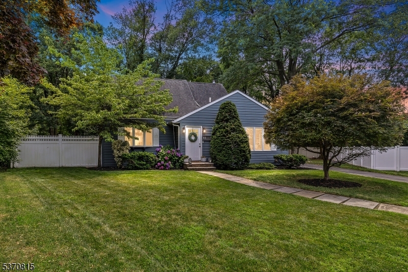 11 Dean Ct  Rutherford Boro NJ 07070 photo
