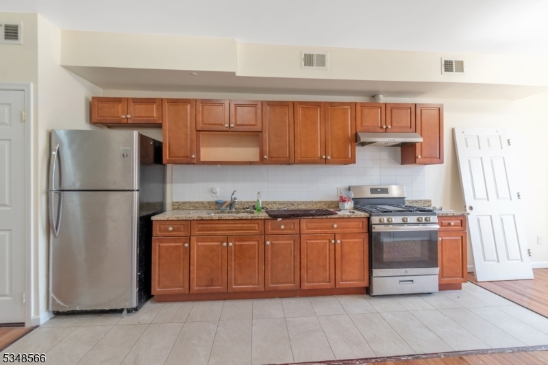 Property Photo: 383 Central Ave 2 NJ 07103