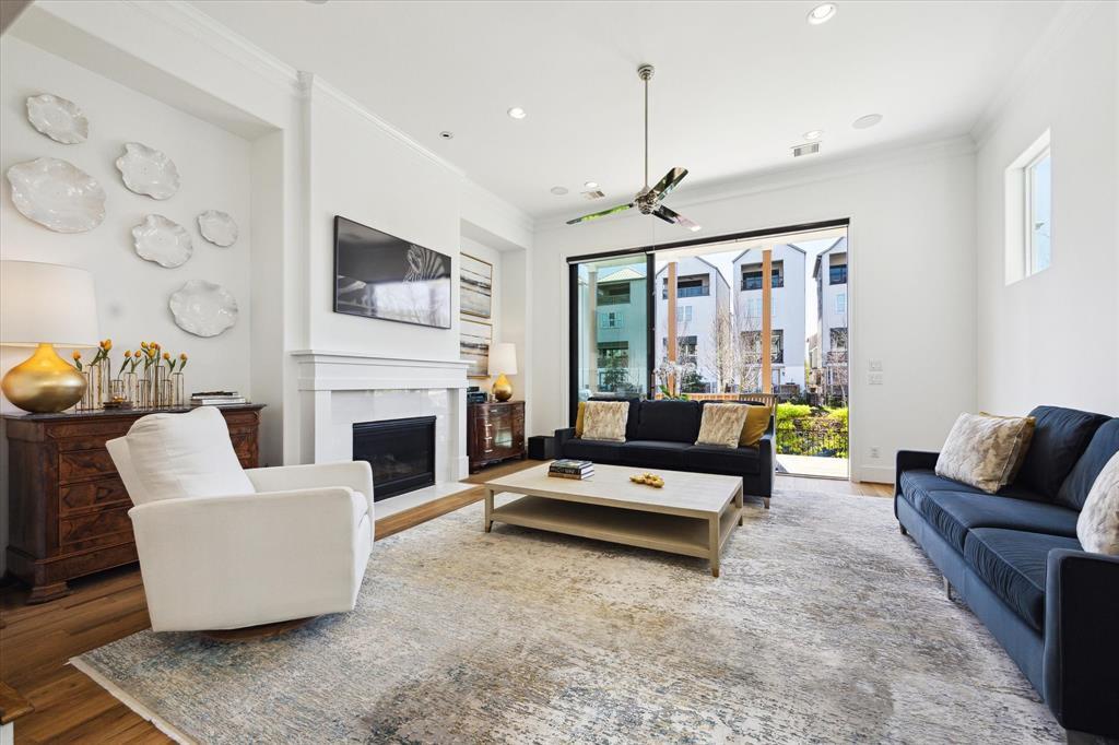 Property Photo: 1240 W 16th Street TX 77008