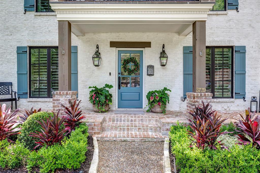 Property Photo: 3739 University Boulevard TX 77005