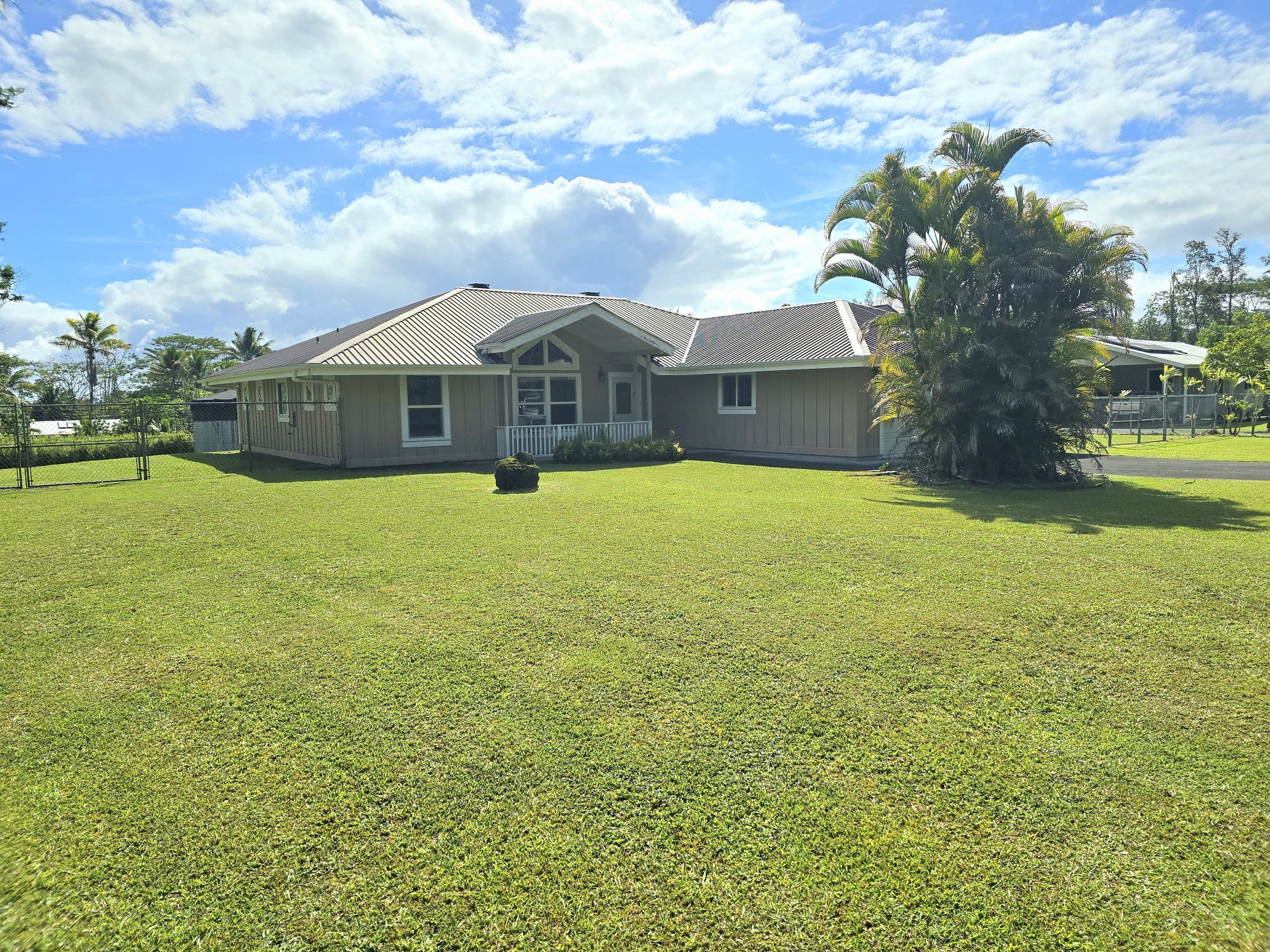 Property Photo: 15-1581 Railroad Ave HI 96749