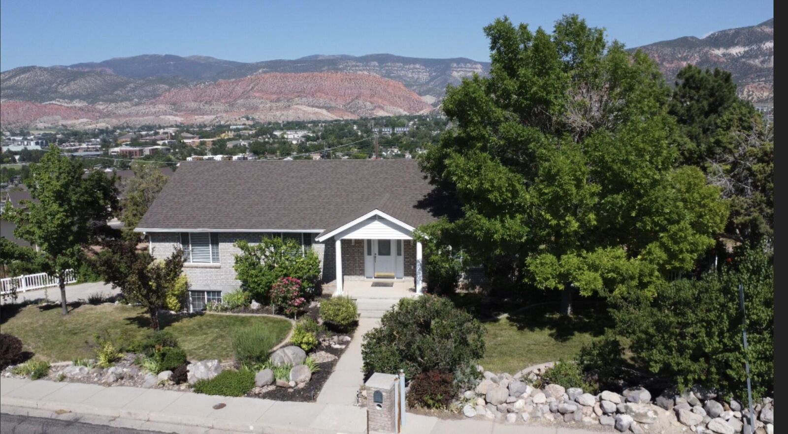 Property Photo: 411 S Ridge Rd UT 84720