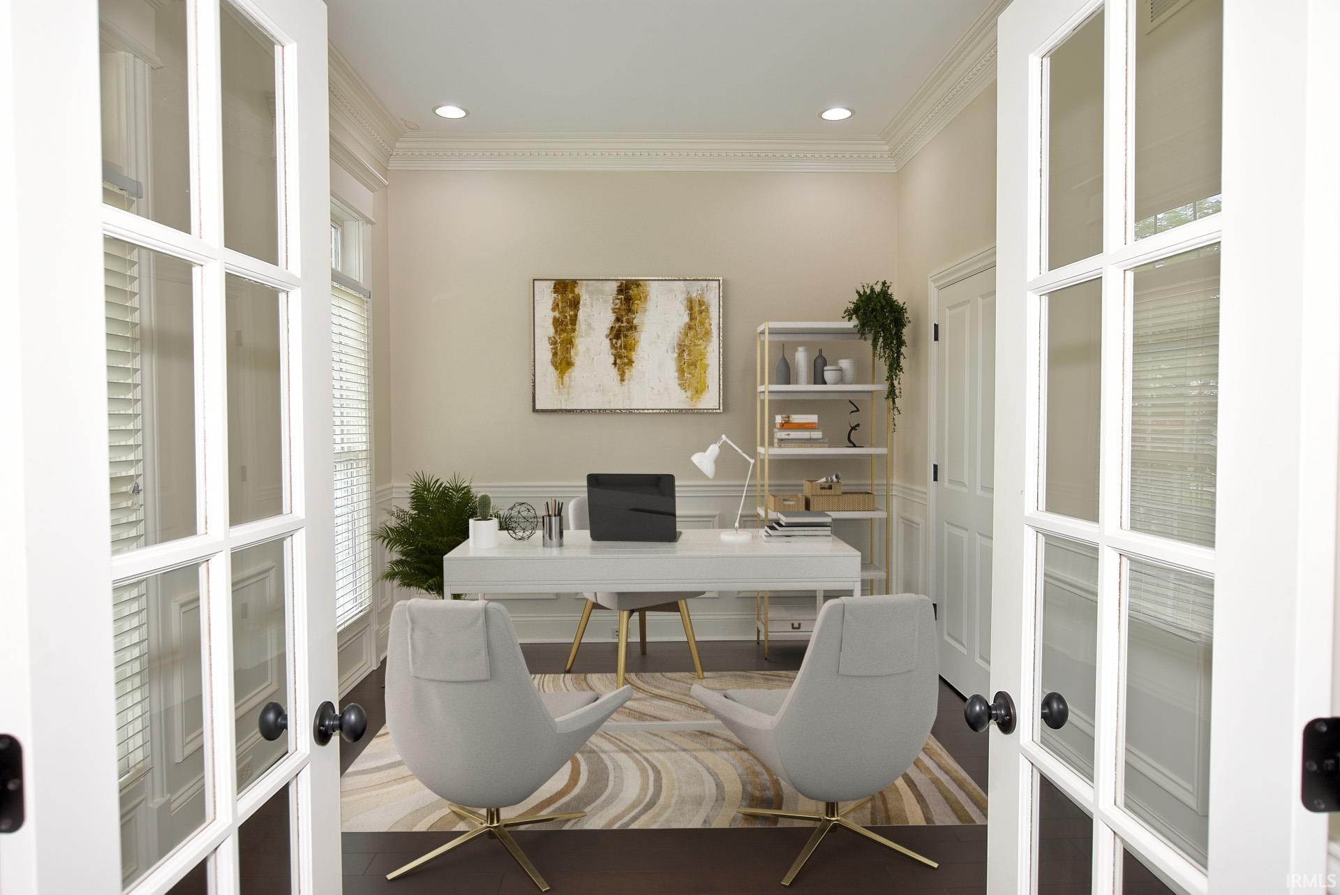 Property Photo: 1528 Victoria Green Boulevard IN 47715