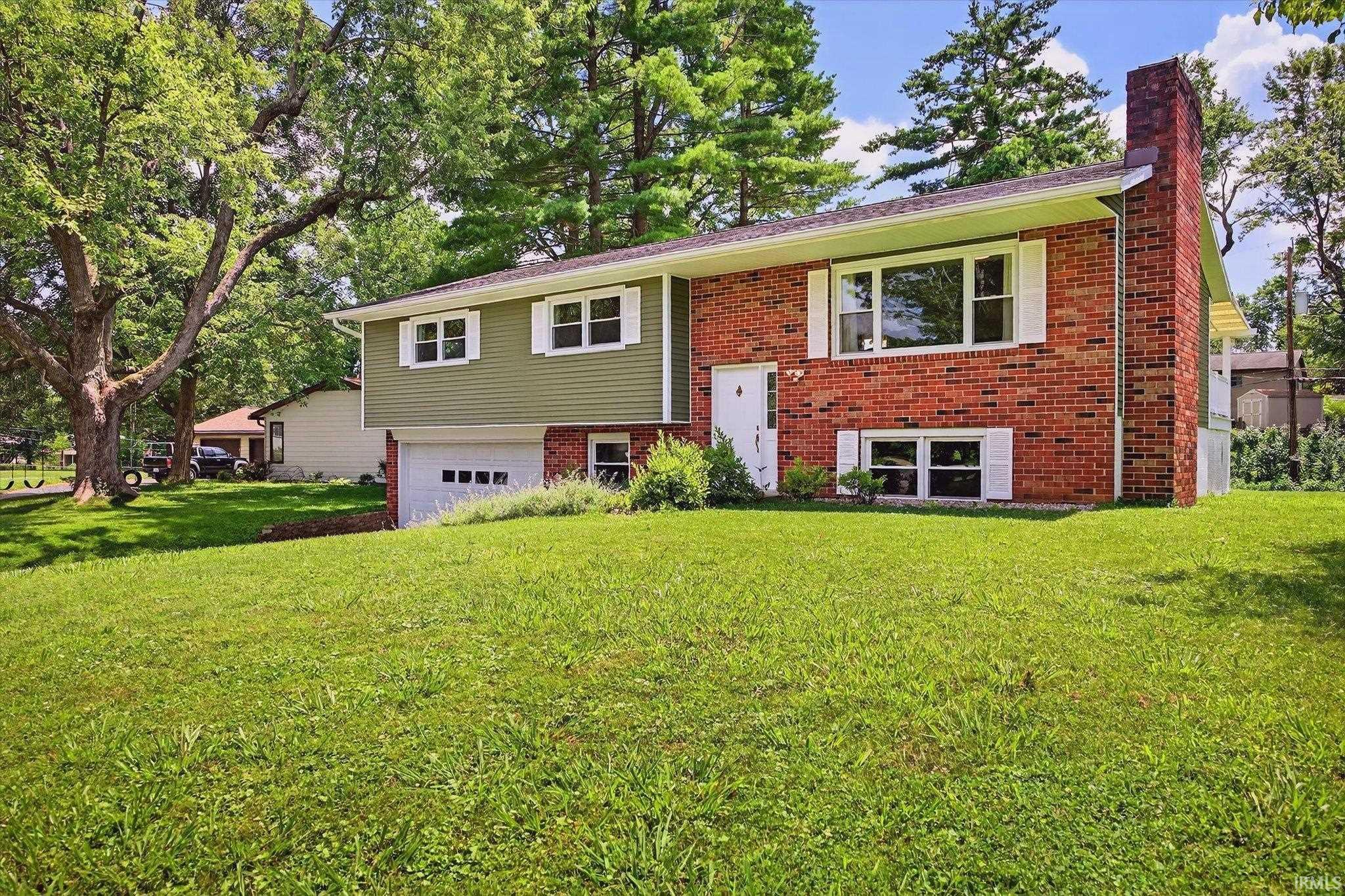 Property Photo:  1222 E Tremont Way  IN 47401 