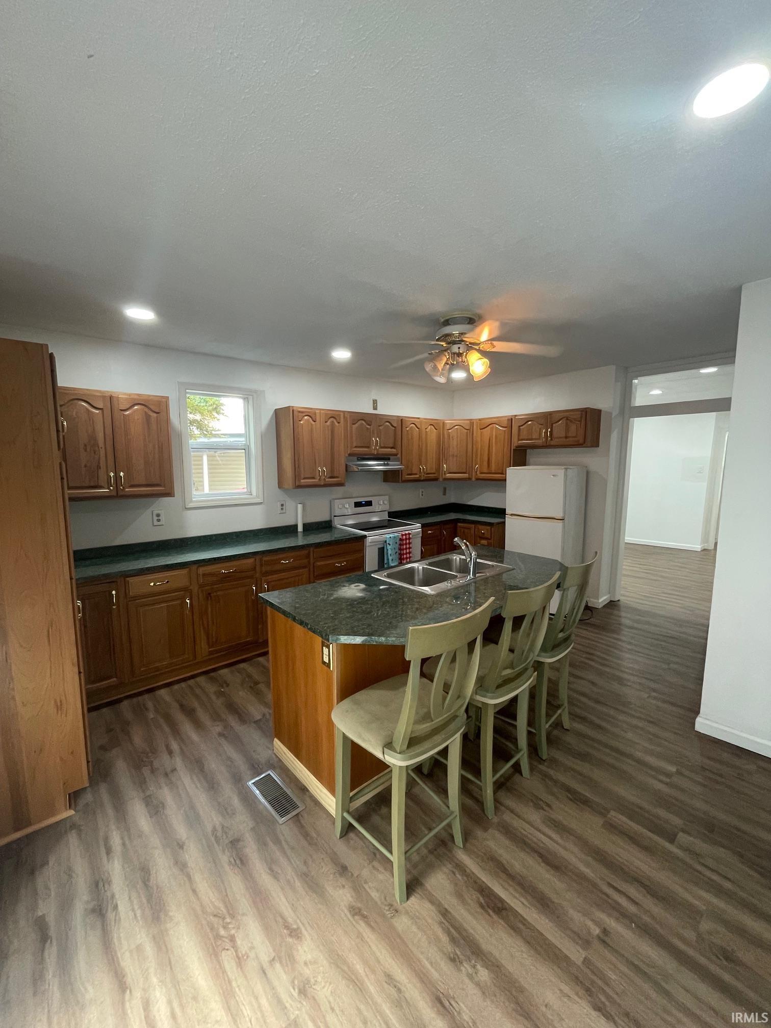 Property Photo: 715 Vigo Street IN 47591