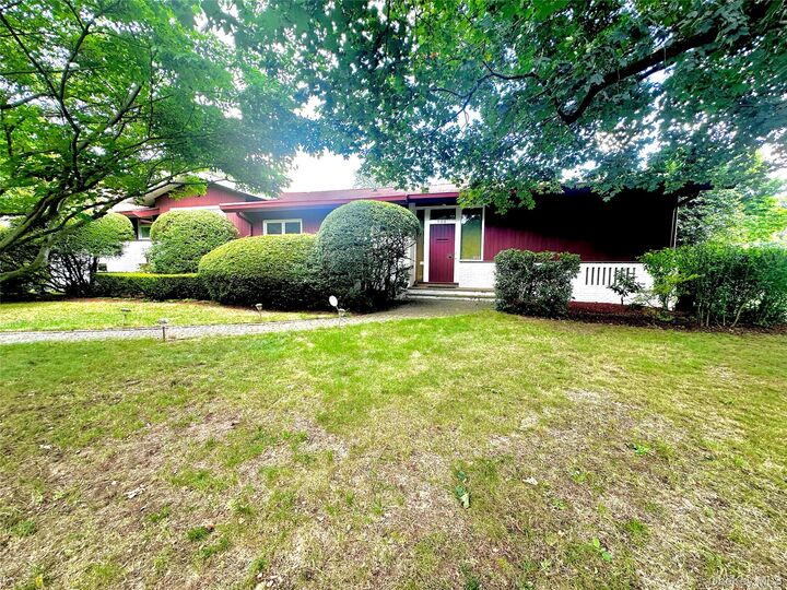 Property Photo:  100 Woodford Road  NY 10583 