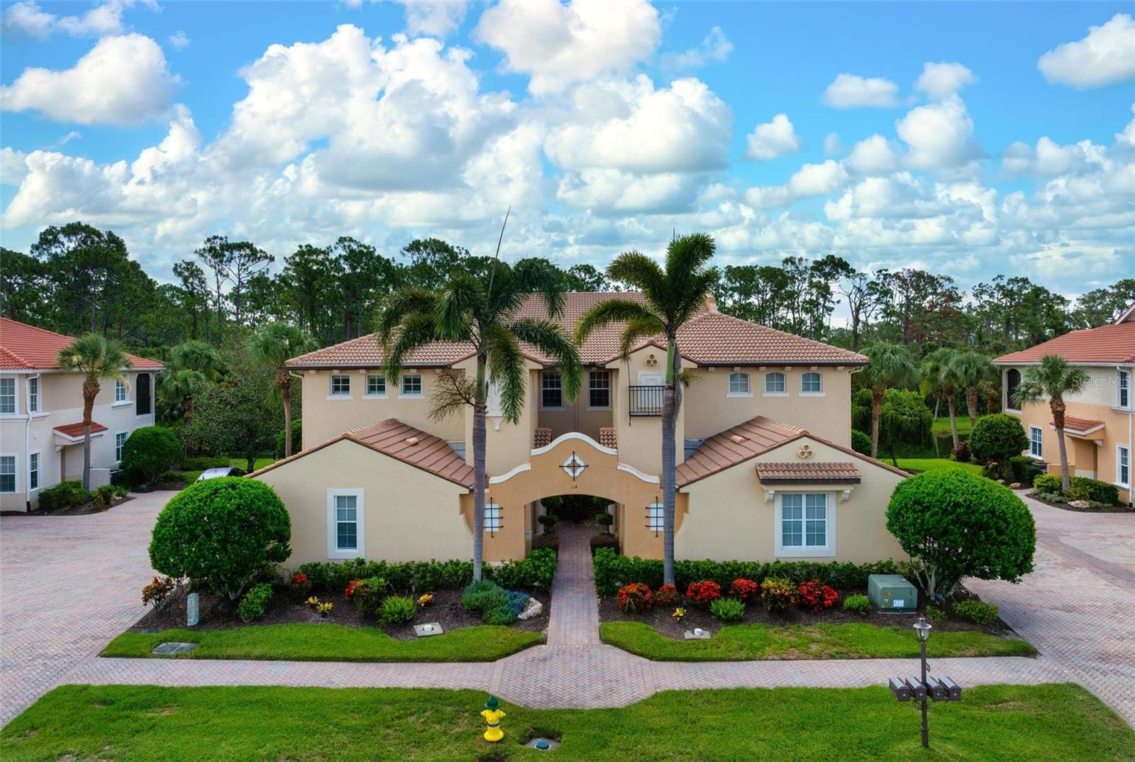 Property Photo: 114 Bella Vista Terrace 6C FL 34275