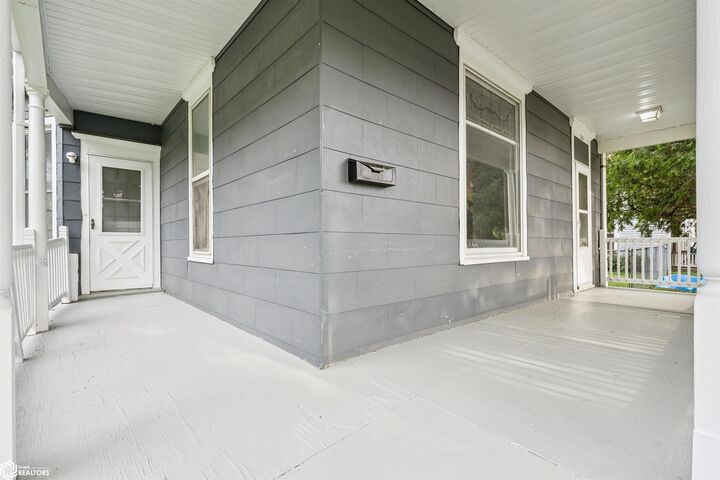 Property Photo: 513 Hagemann Avenue IA 52601