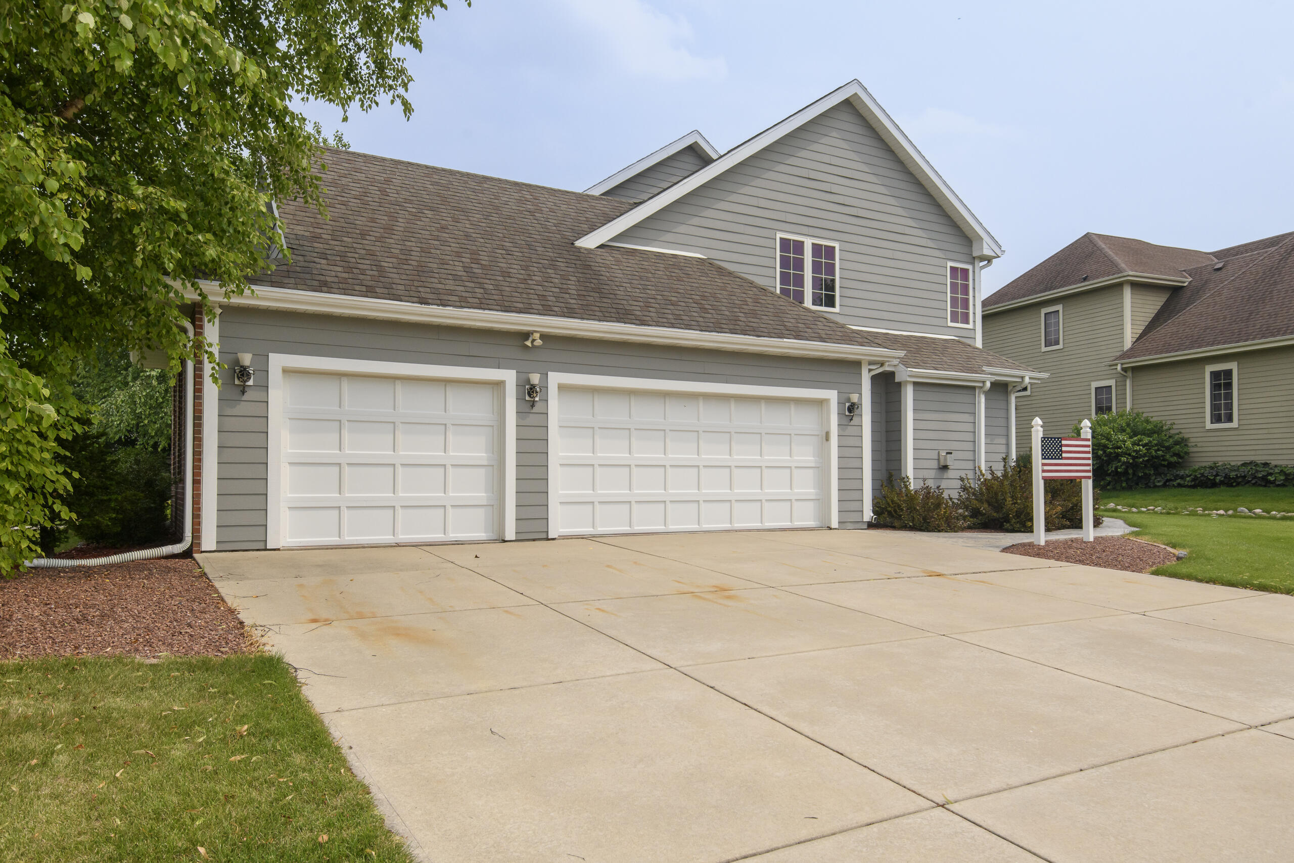 Property Photo: 1903 Rockridge Way WI 53188