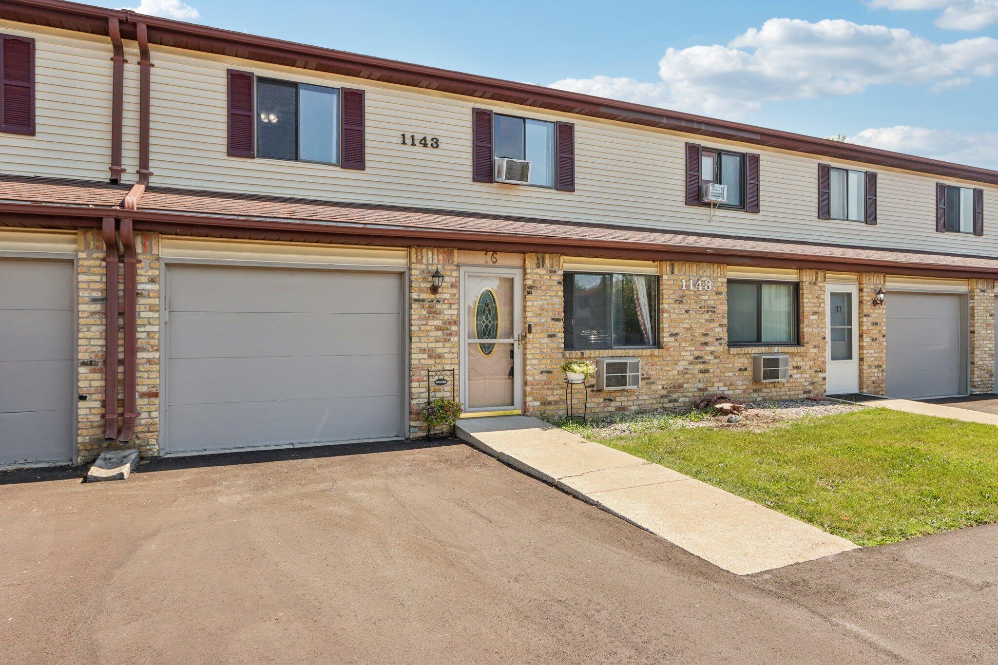 1143 Vogt Dr 16  West Bend WI 53095 photo