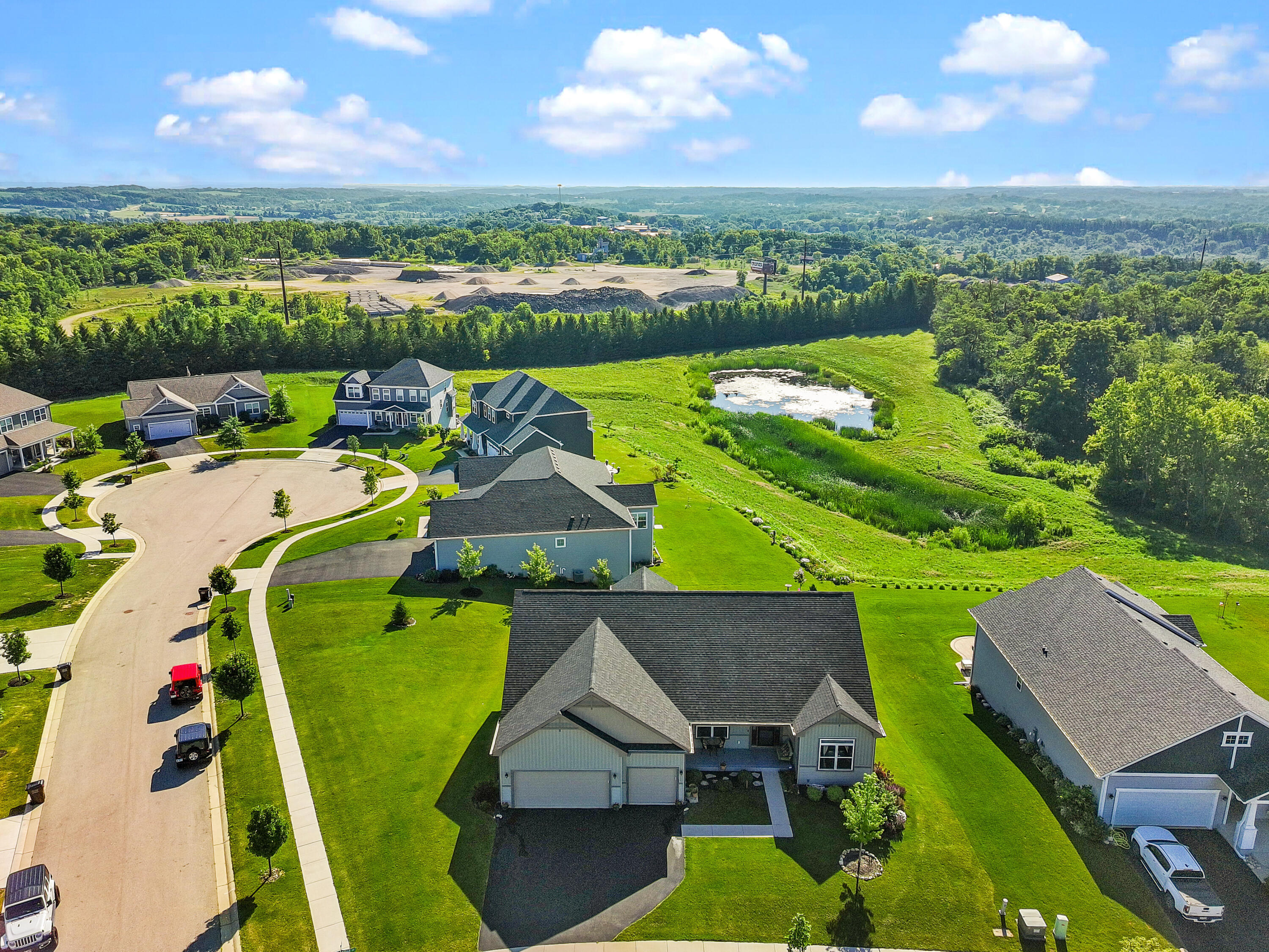 Property Photo: 309 N Stone Ridge Dr WI 53147