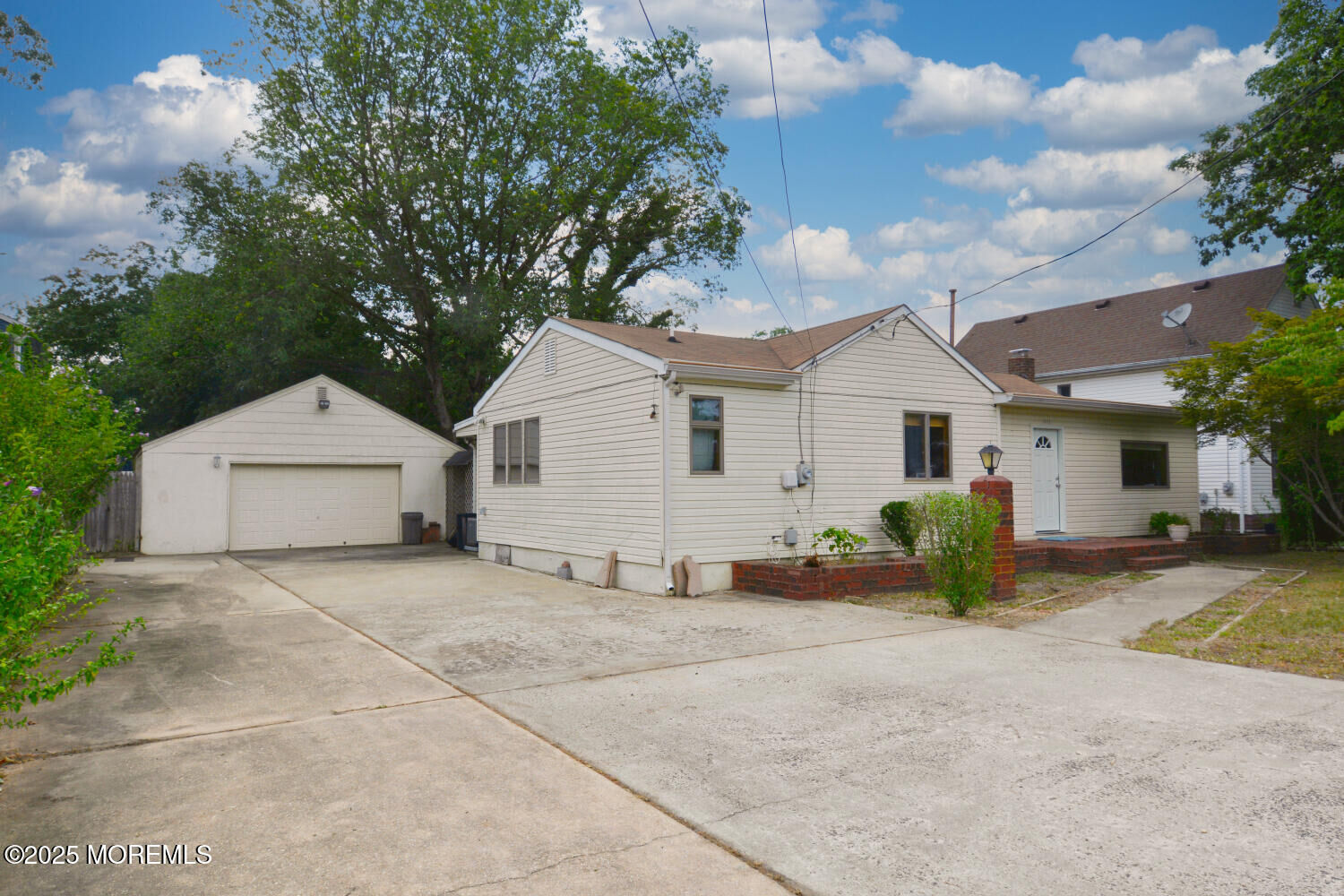 Property Photo:  1111 River Avenue  NJ 08742 