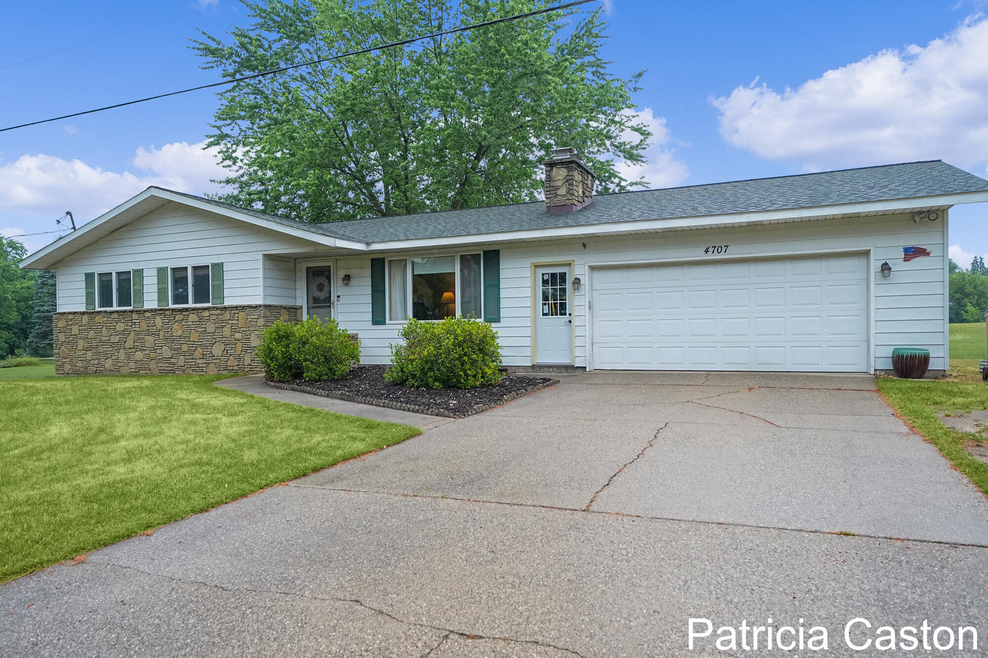Property Photo: 4707 Cannonsburg Road NE MI 49306