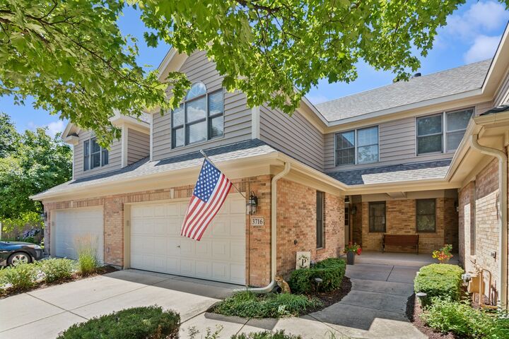 3716 King Charles Lane  St. Charles IL 60174 photo