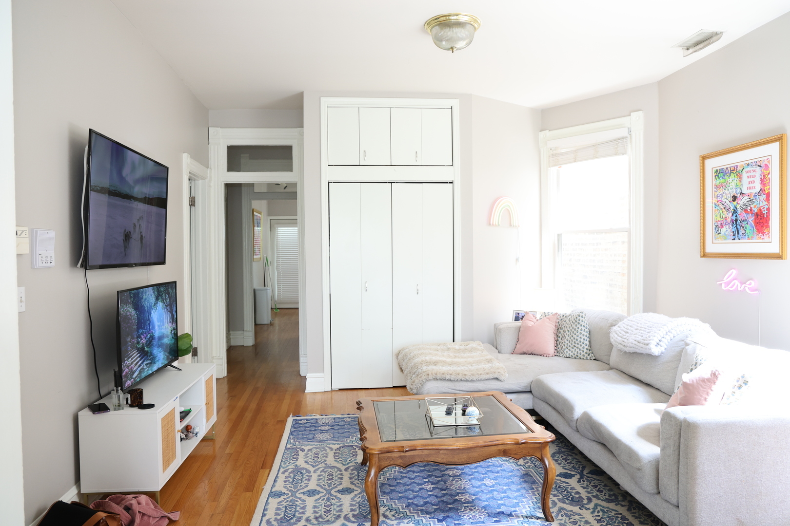 Property Photo: 1026 W Roscoe Street 3 IL 60657