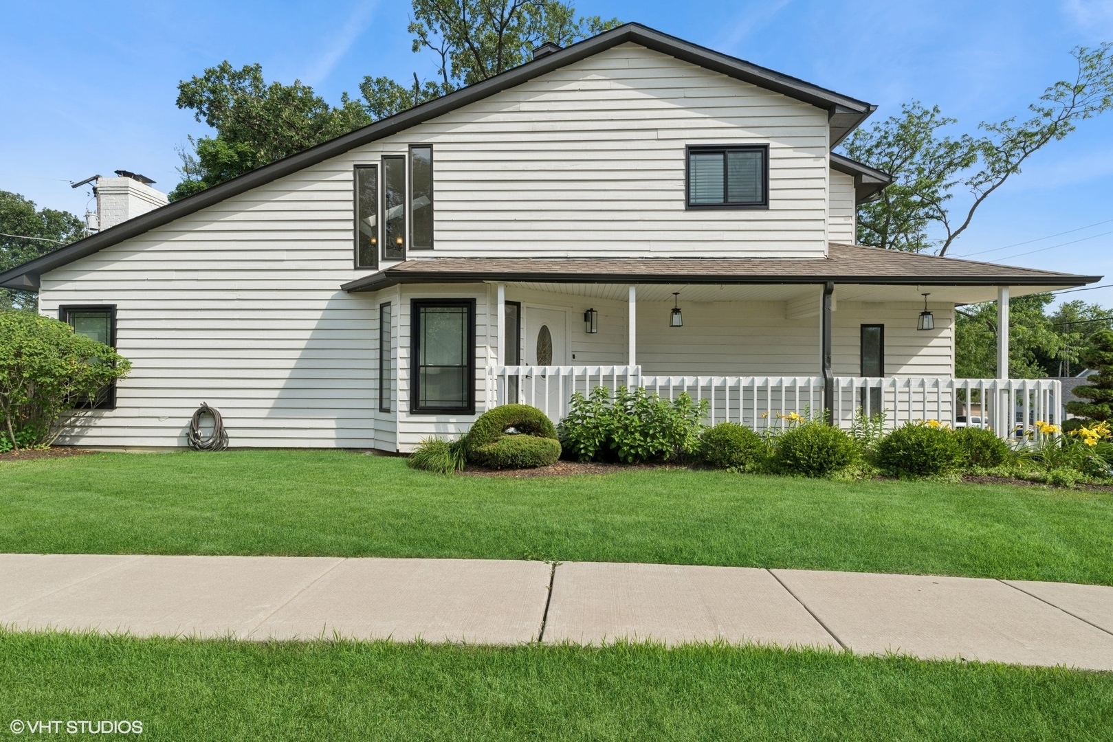 Property Photo: 1315 Ardmore Drive IL 60073