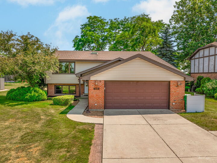 13301 Maverick Trail  Homer Glen IL 60491 photo