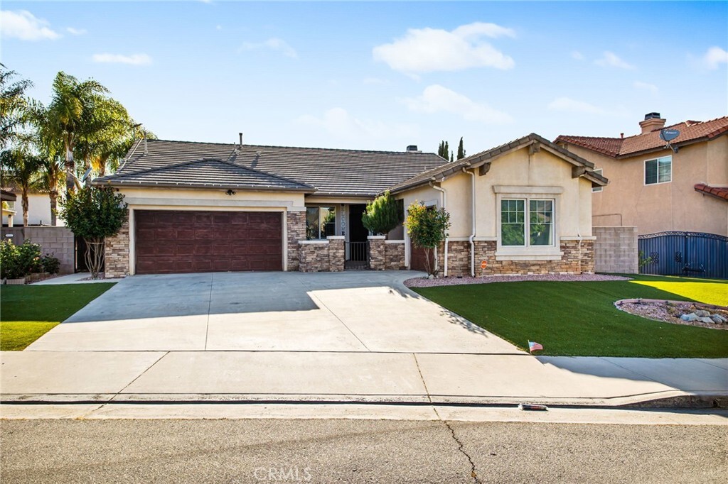 Property Photo: 31241 Casera Court CA 92584