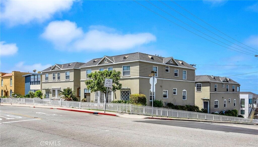 Property Photo: 1535 Monterey Boulevard CA 90254