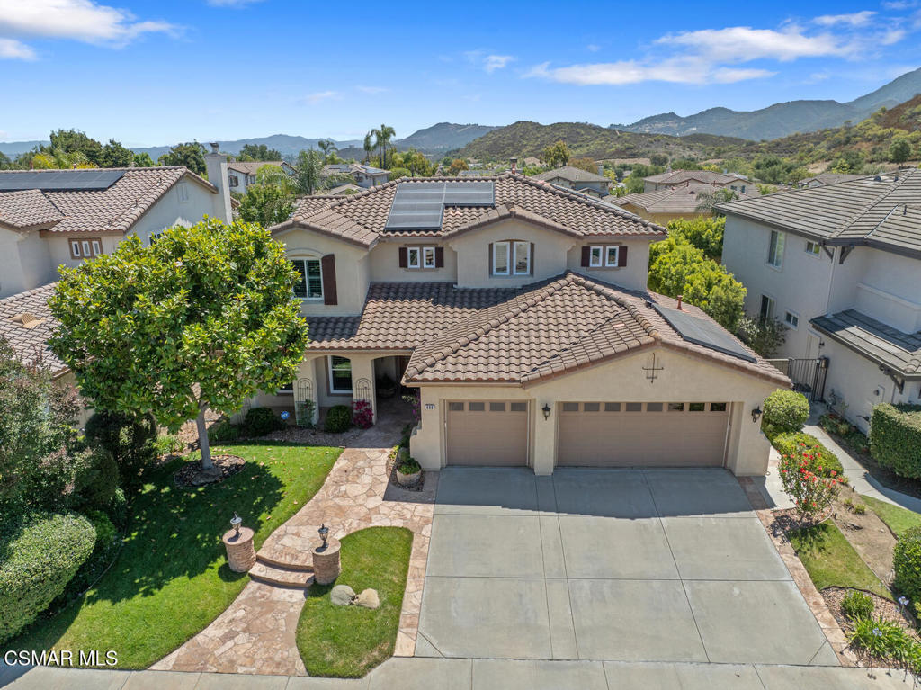 Property Photo: 688 Via Vista CA 91320