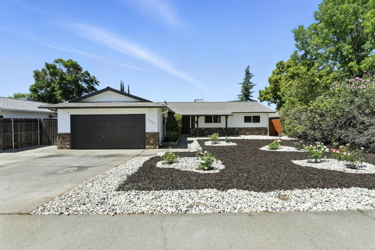 Property Photo: 1304 Elm Street CA 95678