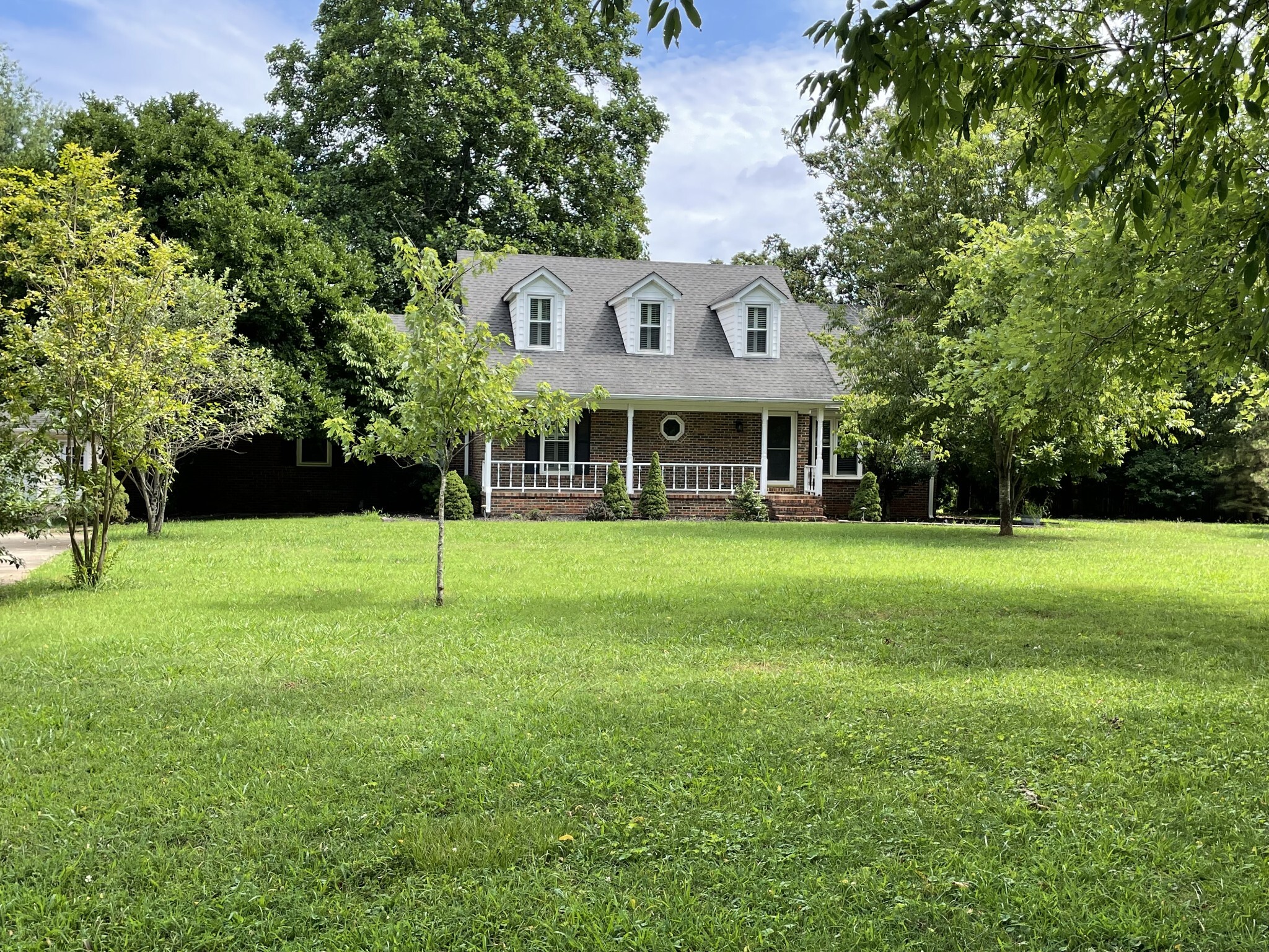 Property Photo: 2009 Tulip Hill Dr TN 37127