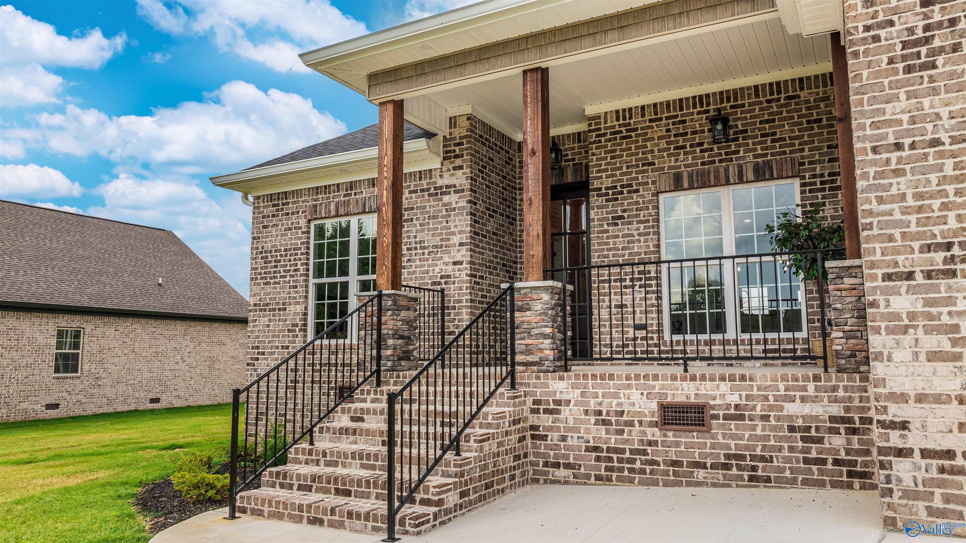 Property Photo: 428 Ranch Road AL 35986
